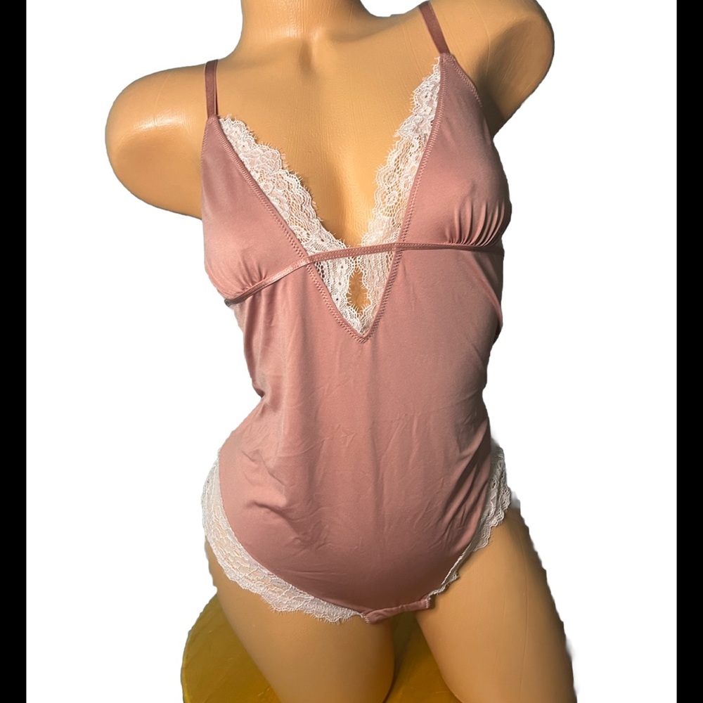 INC International Concepts NWT Bodysuit L Pink Cool Earth Lace Accents